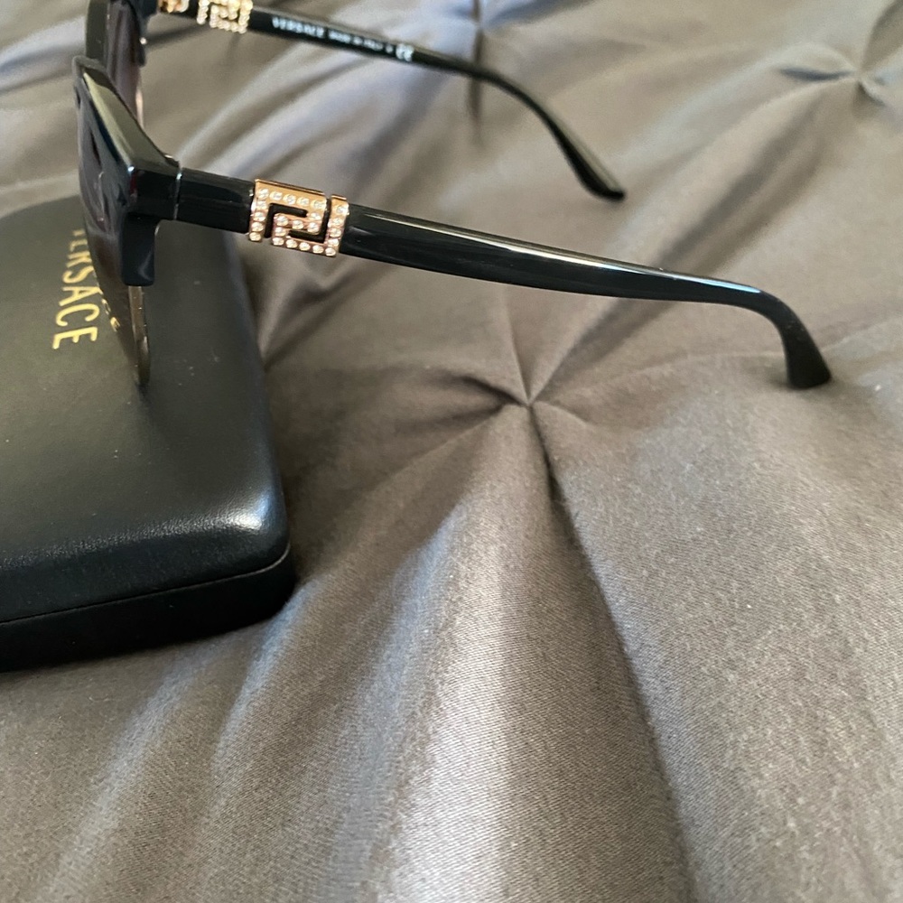 Versace Shades - Picture 4 of 4